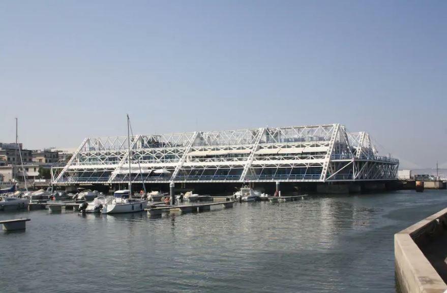 Beautiful And Magnific Yacht Botel *