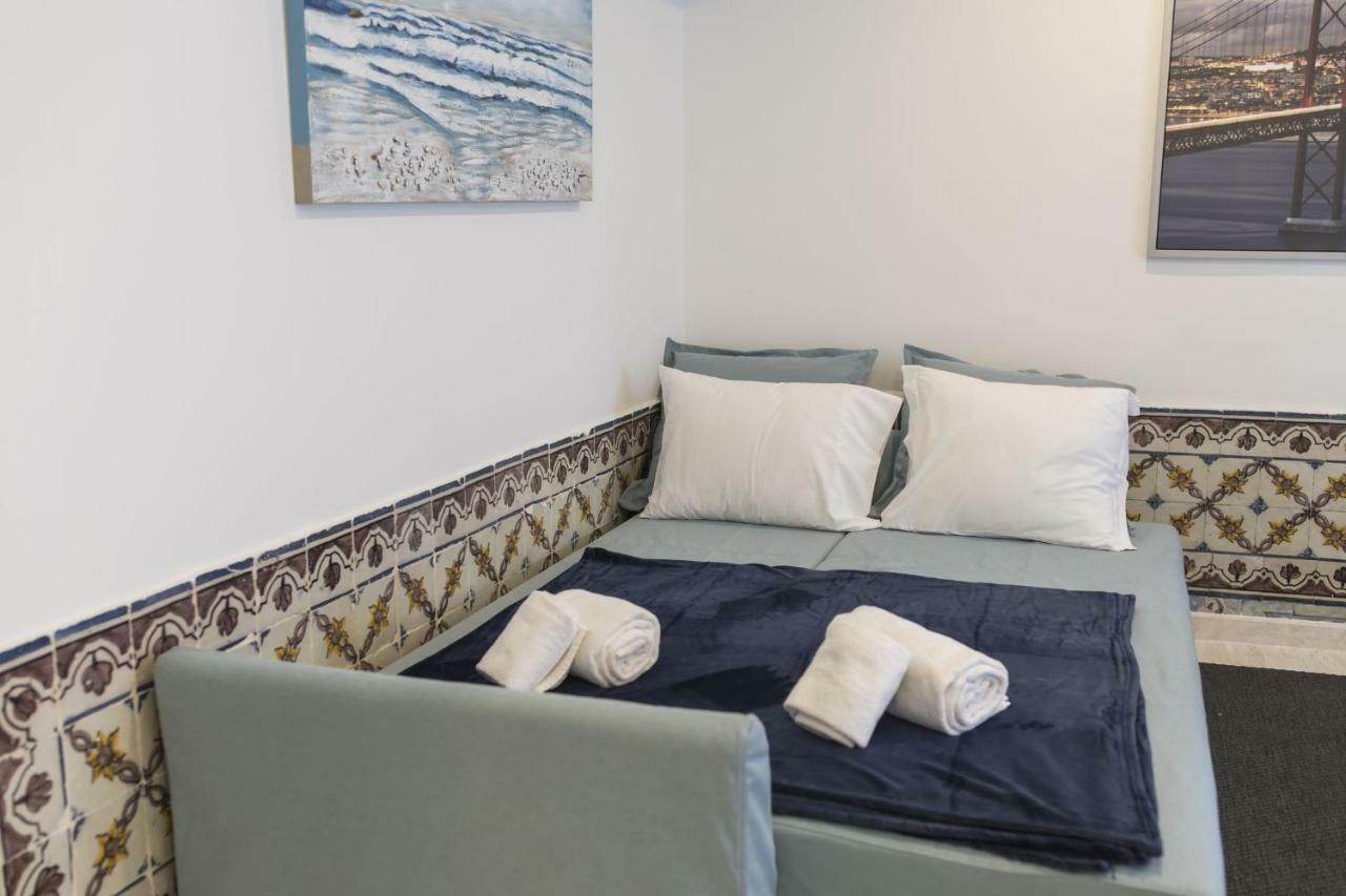 Traditional Duplex In Principe Real Lisbon