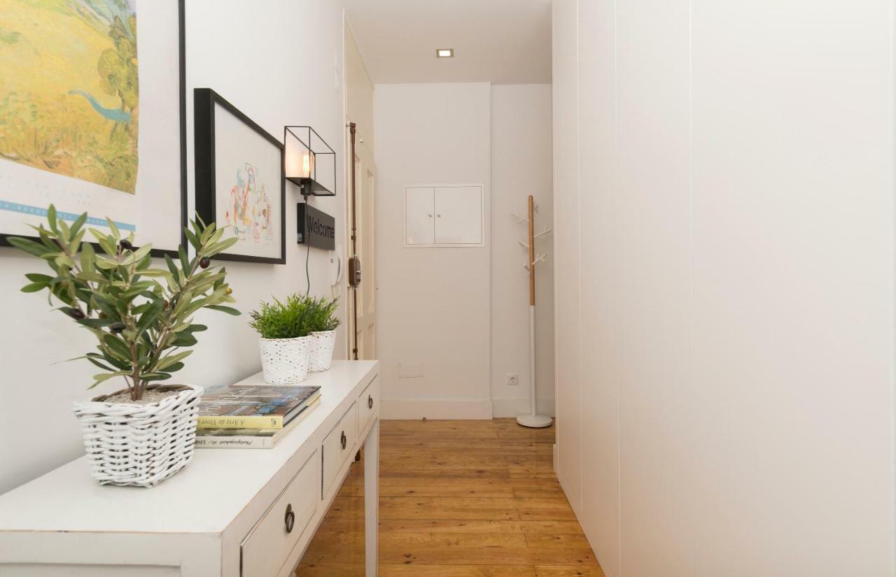 Apartment Center *