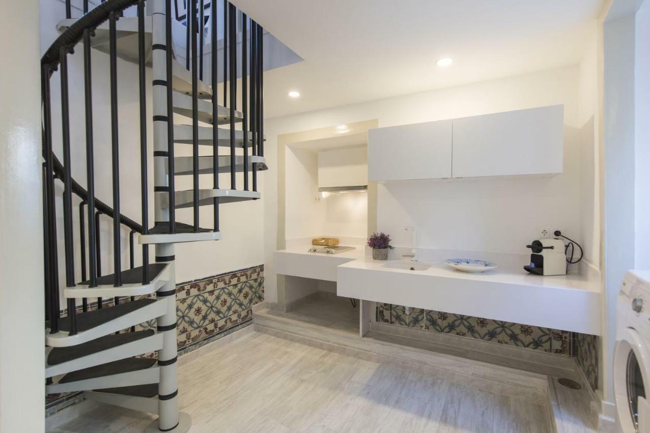 Traditional Duplex In Principe Real Apartment Lisbon