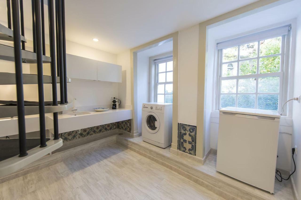 Traditional Duplex In Principe Real Apartment Lisbon