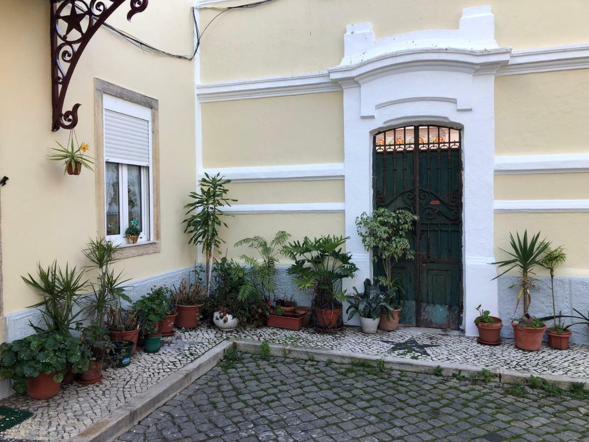 The Hilltop Nest Apartment Lisbon