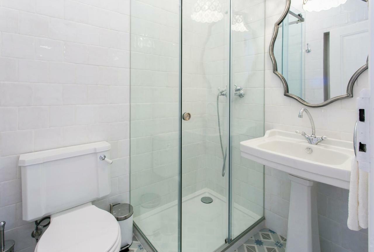 2 Beautiful Upscale Flat Embracing Tejo! * Lisbon