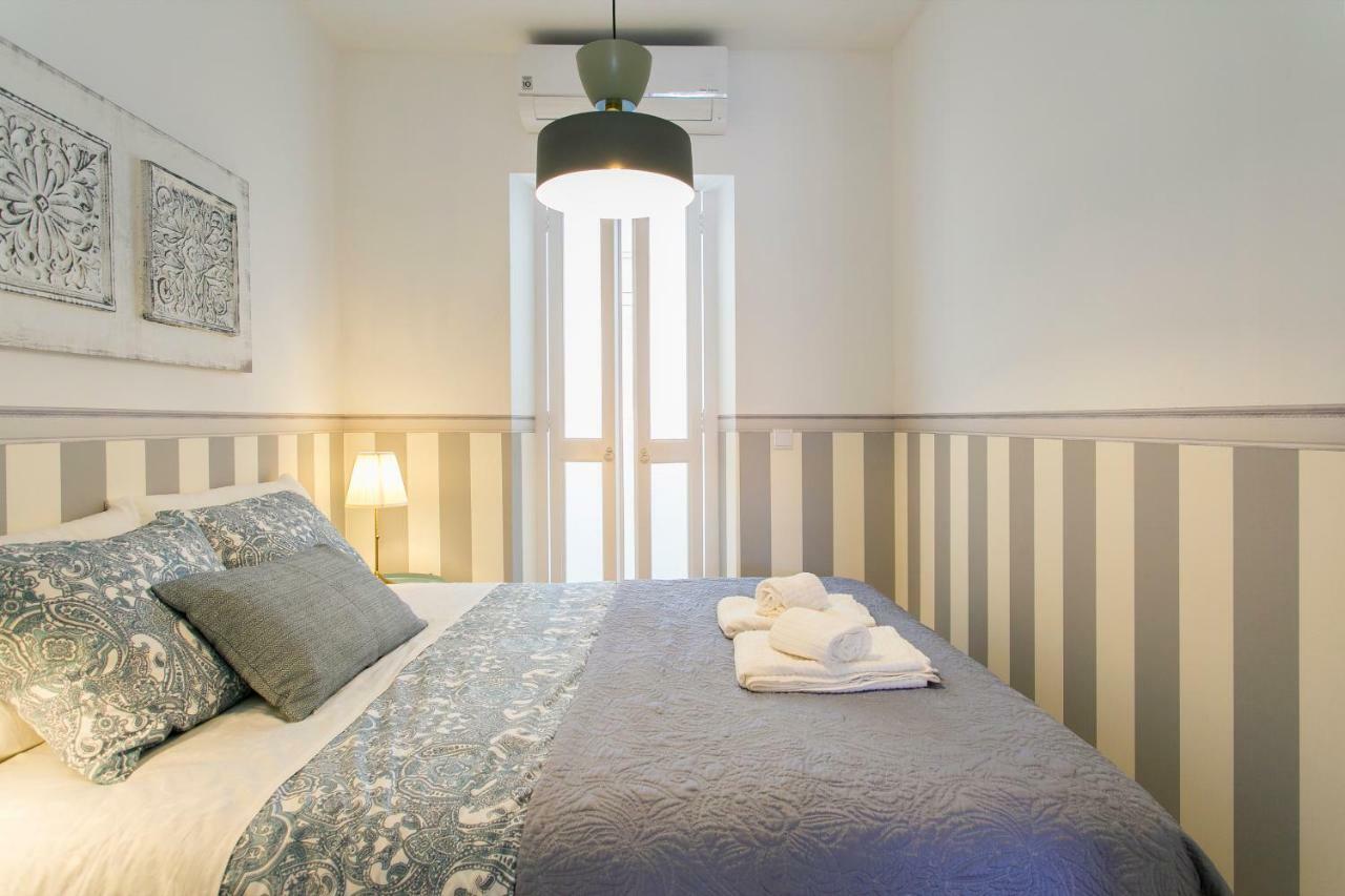 2 Beautiful Upscale Flat Embracing Tejo! * Lisbon