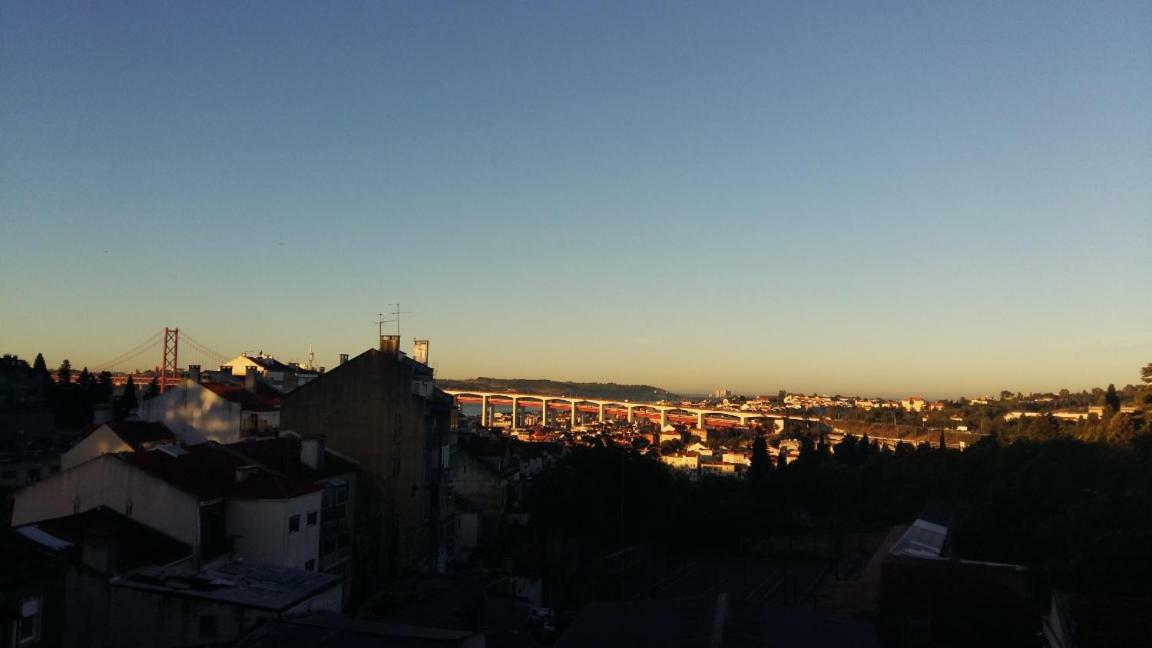 Cozy Place In 23 Lisbon