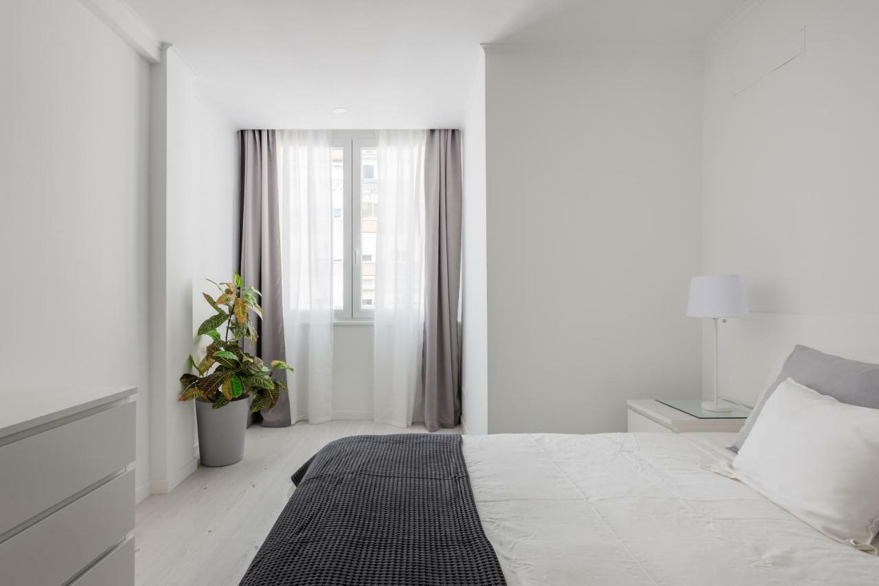 Apartment Light-filled, Fully Renovated Near Belem, By Timecooler Lisbon