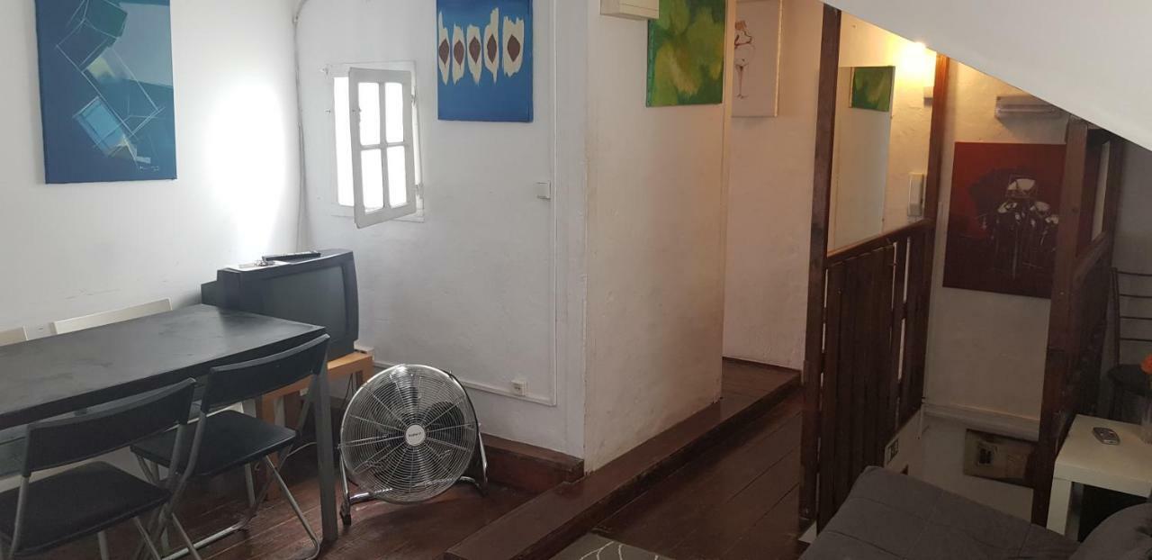In Historic Apartment Lisbon