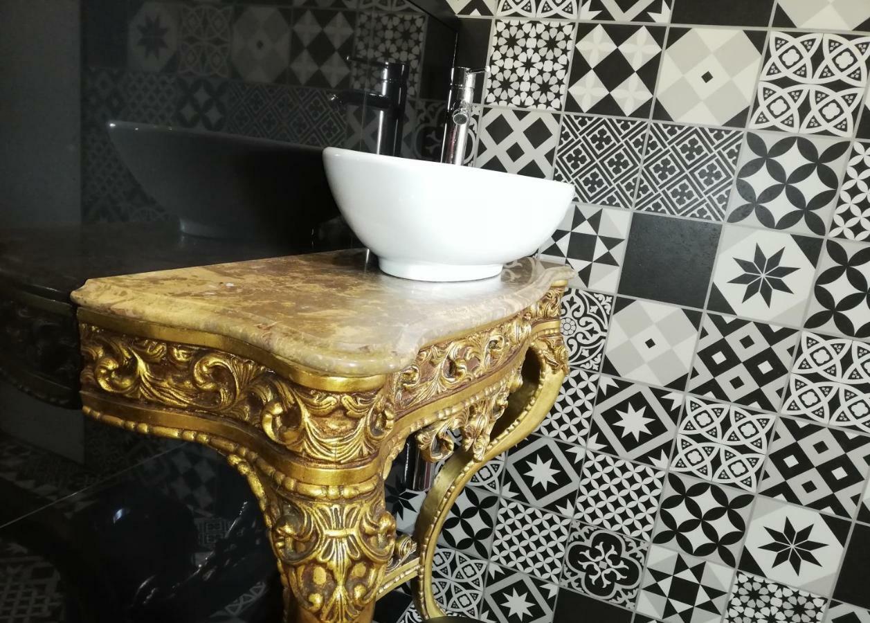 Lx Art Flats | Flat Two * Lisbon