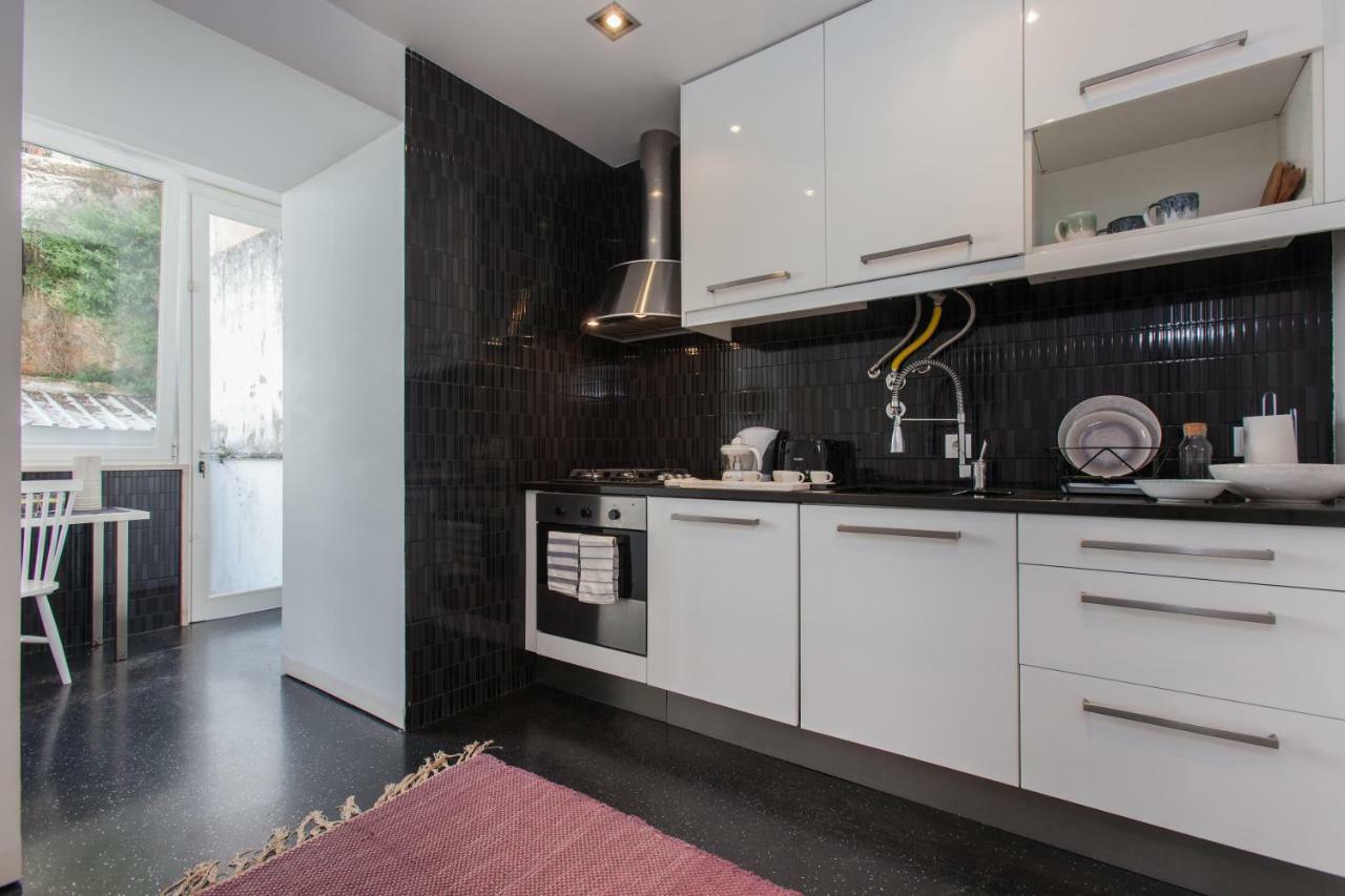 Renovated With Private Courtyard, By Timecooler Apartment *