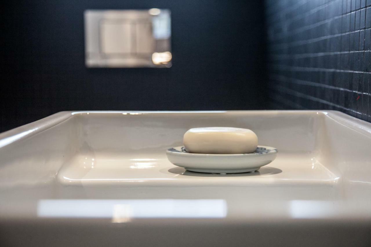 Renovated With Private Courtyard, By Timecooler Apartment Lisbon