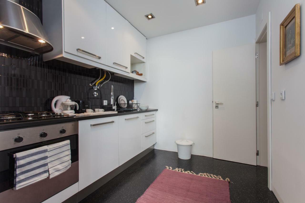 Apartment Renovated With Private Courtyard, By Timecooler Lisbon