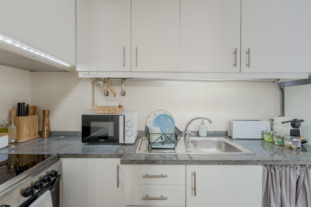 Sunny Bairro Alto & Chiado Apartment, By Timecooler Apartment *