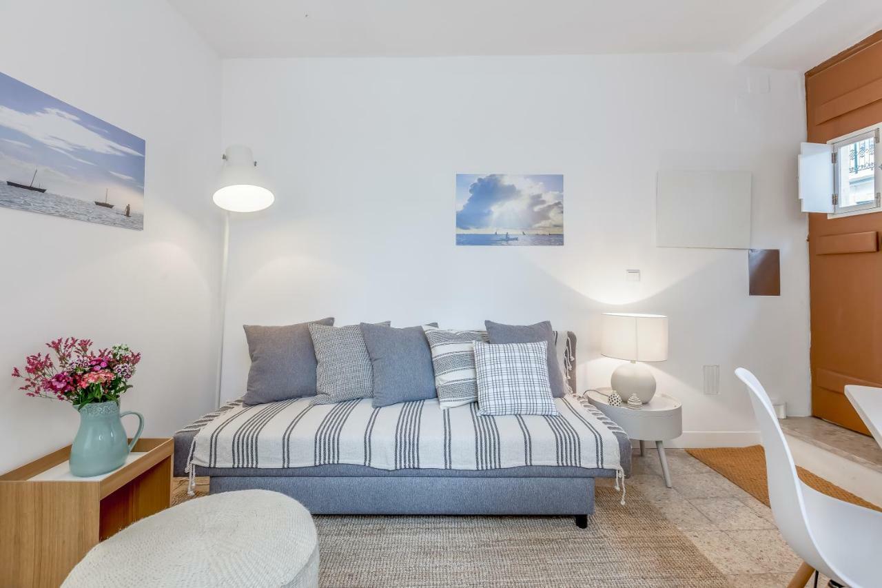 Renovated Typical Baixa Apartment, By Timecooler Apartment *