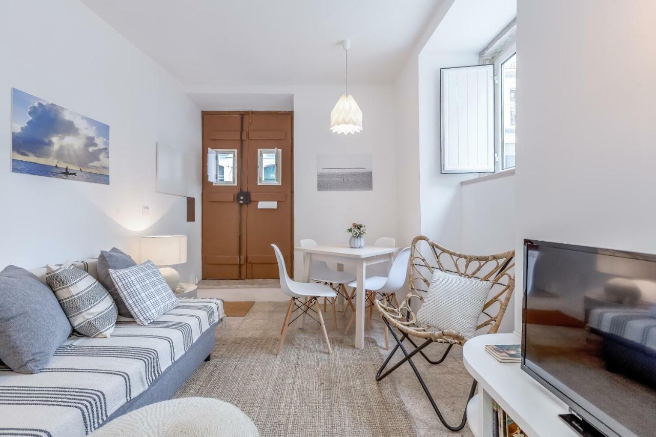 Renovated Typical Baixa Apartment, By Timecooler Apartment *