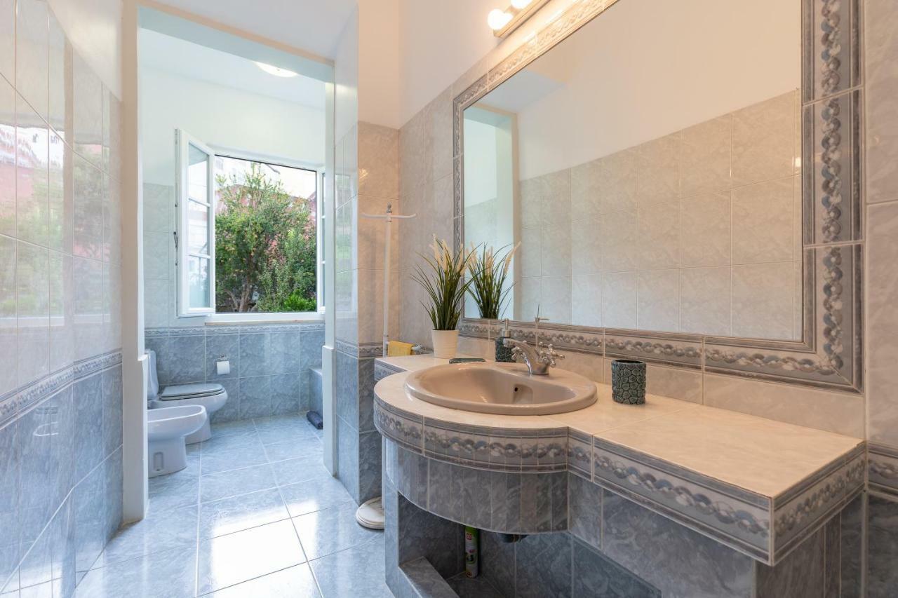 Apartment Graca Palace With Private Pool Garden Lisbon