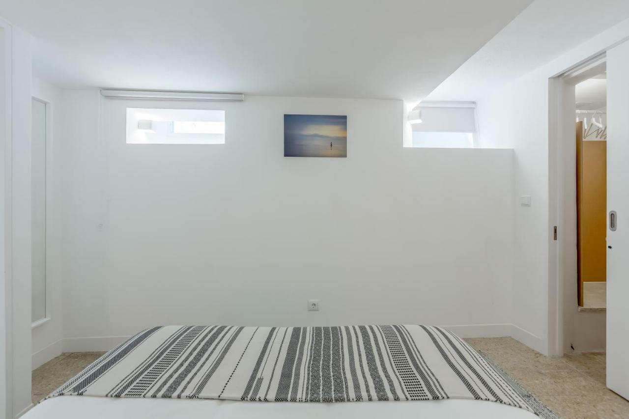 Renovated Typical Baixa Apartment, By Timecooler Apartment