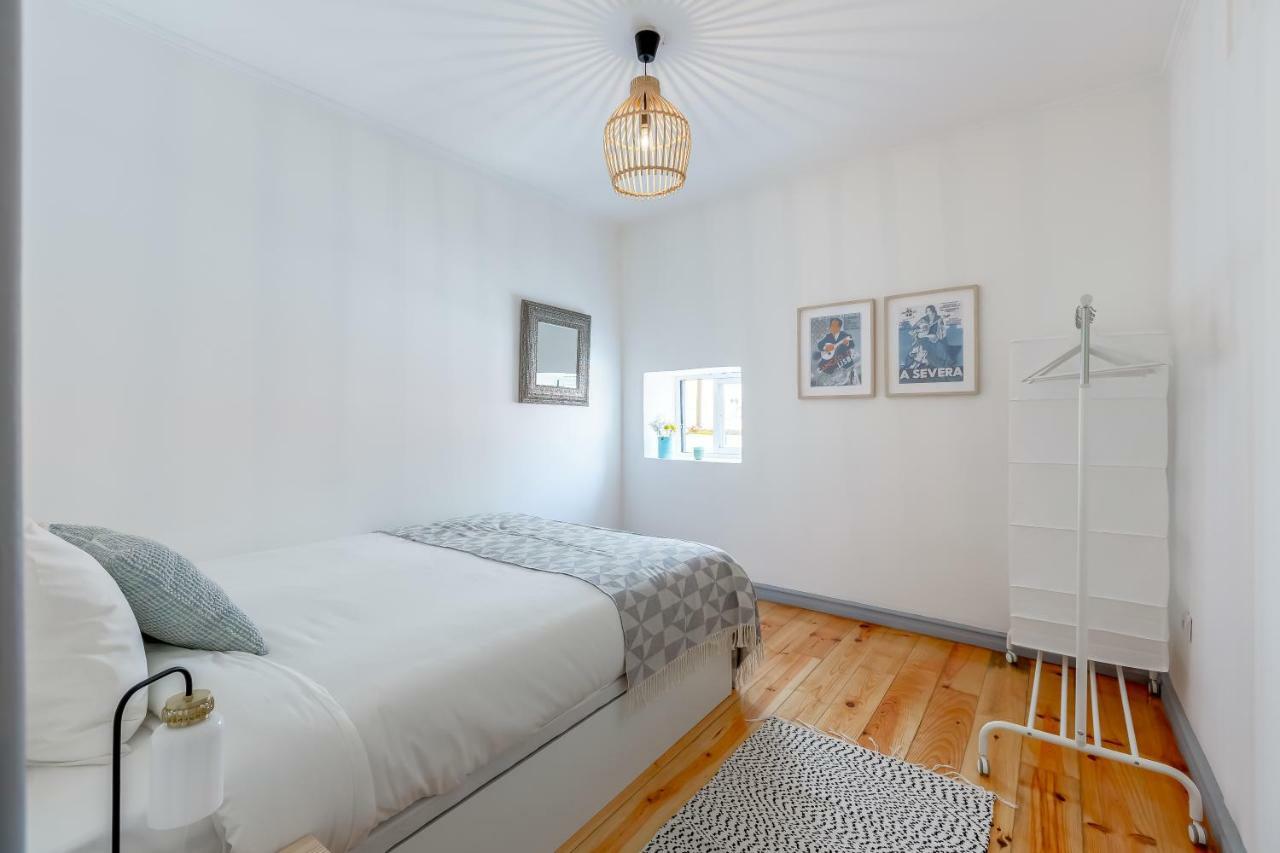 Apartment Alfama, Bright And Spacious With Private Terrace, By Timecooler *