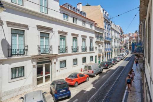 Apartment Stunning Near Chiado Lisbon