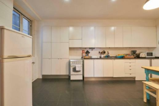Apartment Stunning Near Chiado Lisbon