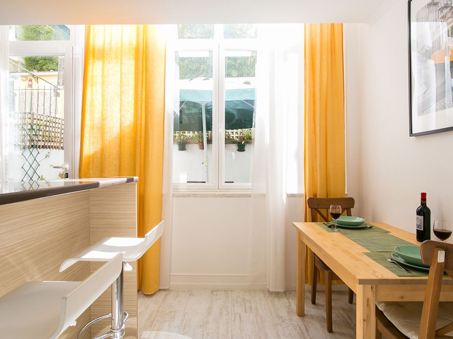 Altido Charming Patio Apartment
