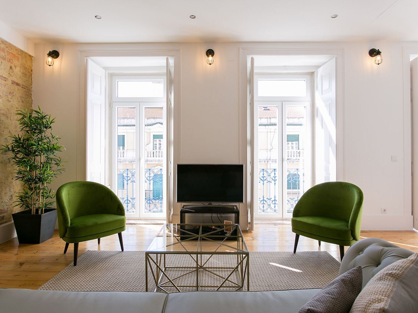 Joivy Gorgeous 3br With Balcony Nearby Time Out Market Apartment