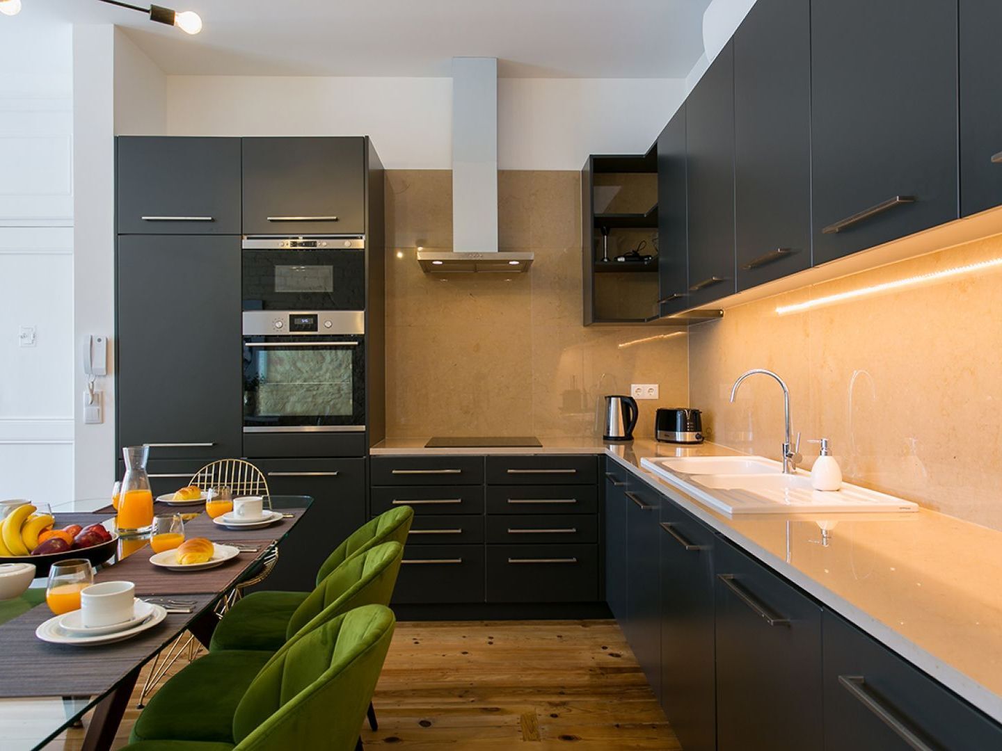 Joivy Gorgeous 3br With Balcony Nearby Time Out Market Apartment Lisbon