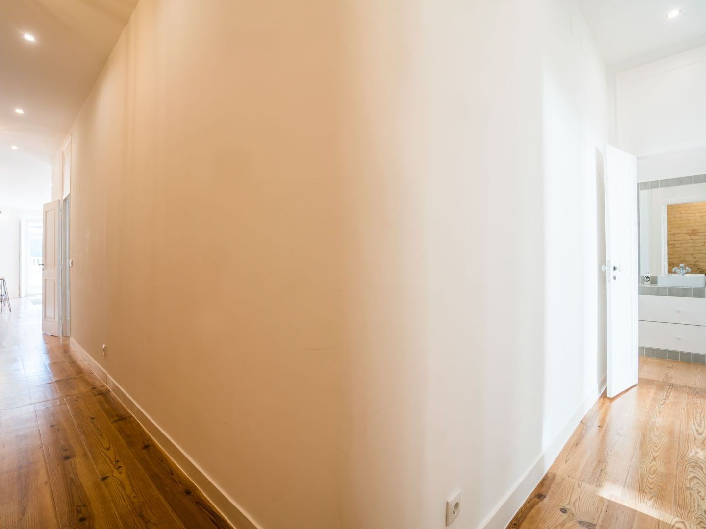 Joivy Gorgeous 3br With Balcony Nearby Time Out Market Apartment Lisbon