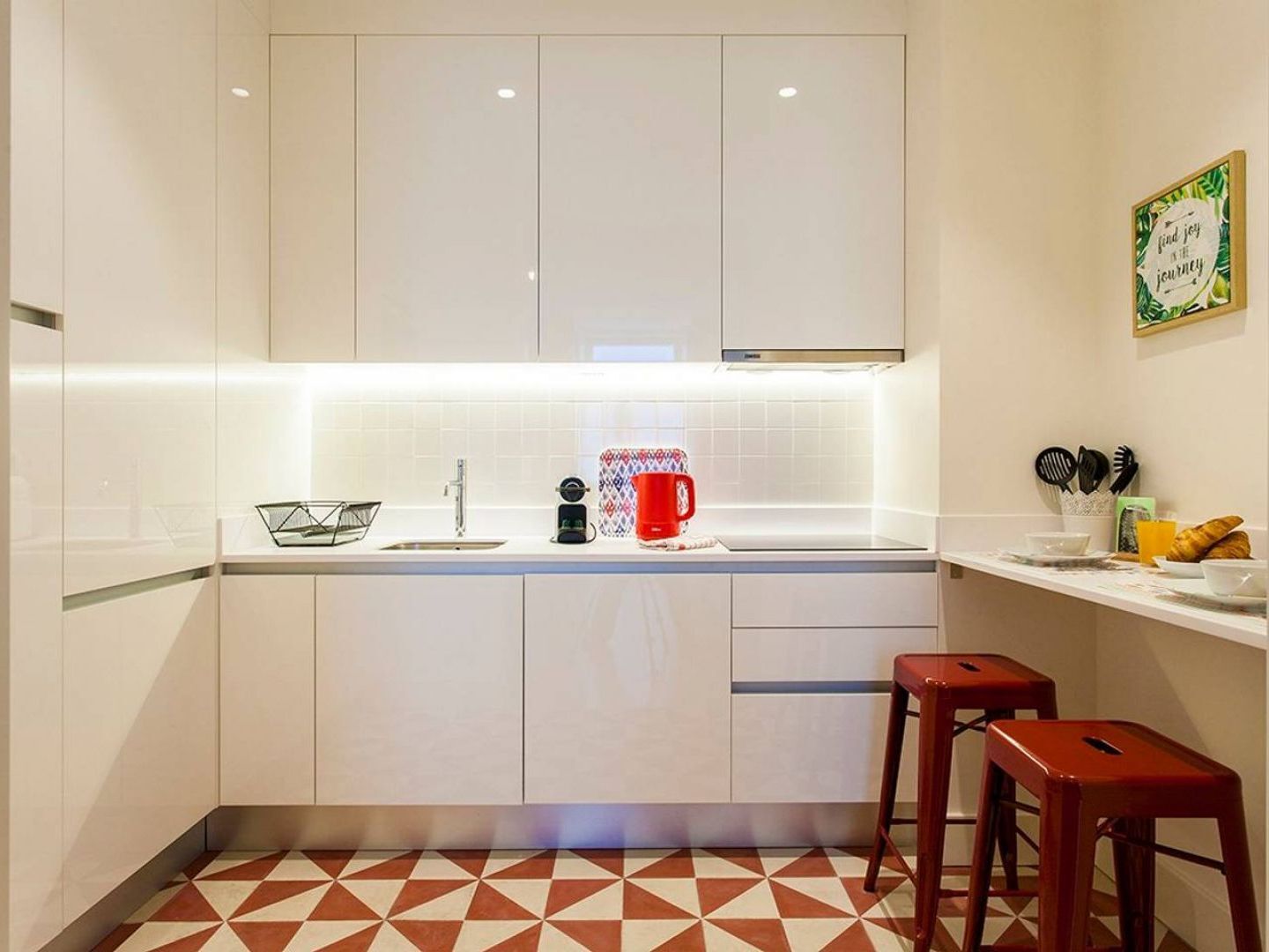 Apartment Joivy Modern 1-bed Nearby Praca Do Comercio, In Baixa *