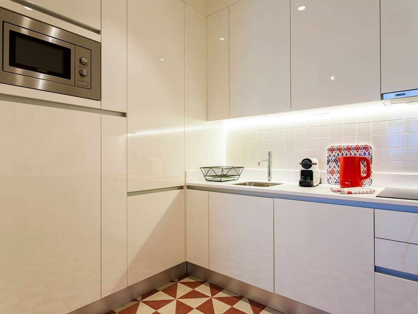 Apartment Joivy Modern 1-bed Nearby Praca Do Comercio, In Baixa *