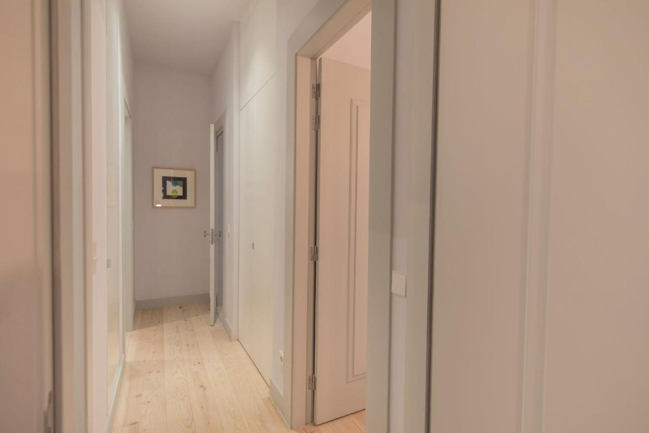 Lovelystay - Charming 3 Bedroom Wonder Downtown Apartment Lisbon