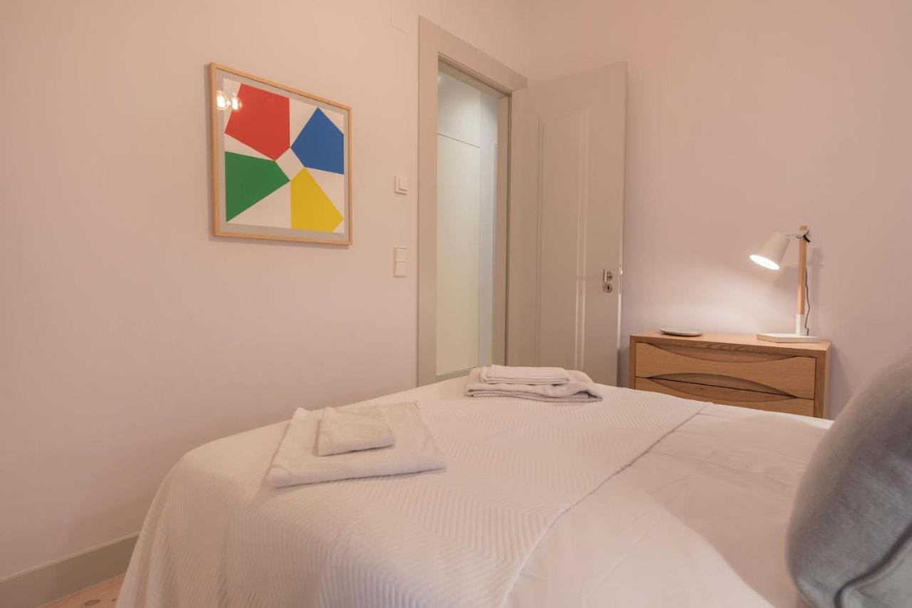 Apartment Lovelystay - Charming 3 Bedroom Wonder Downtown *