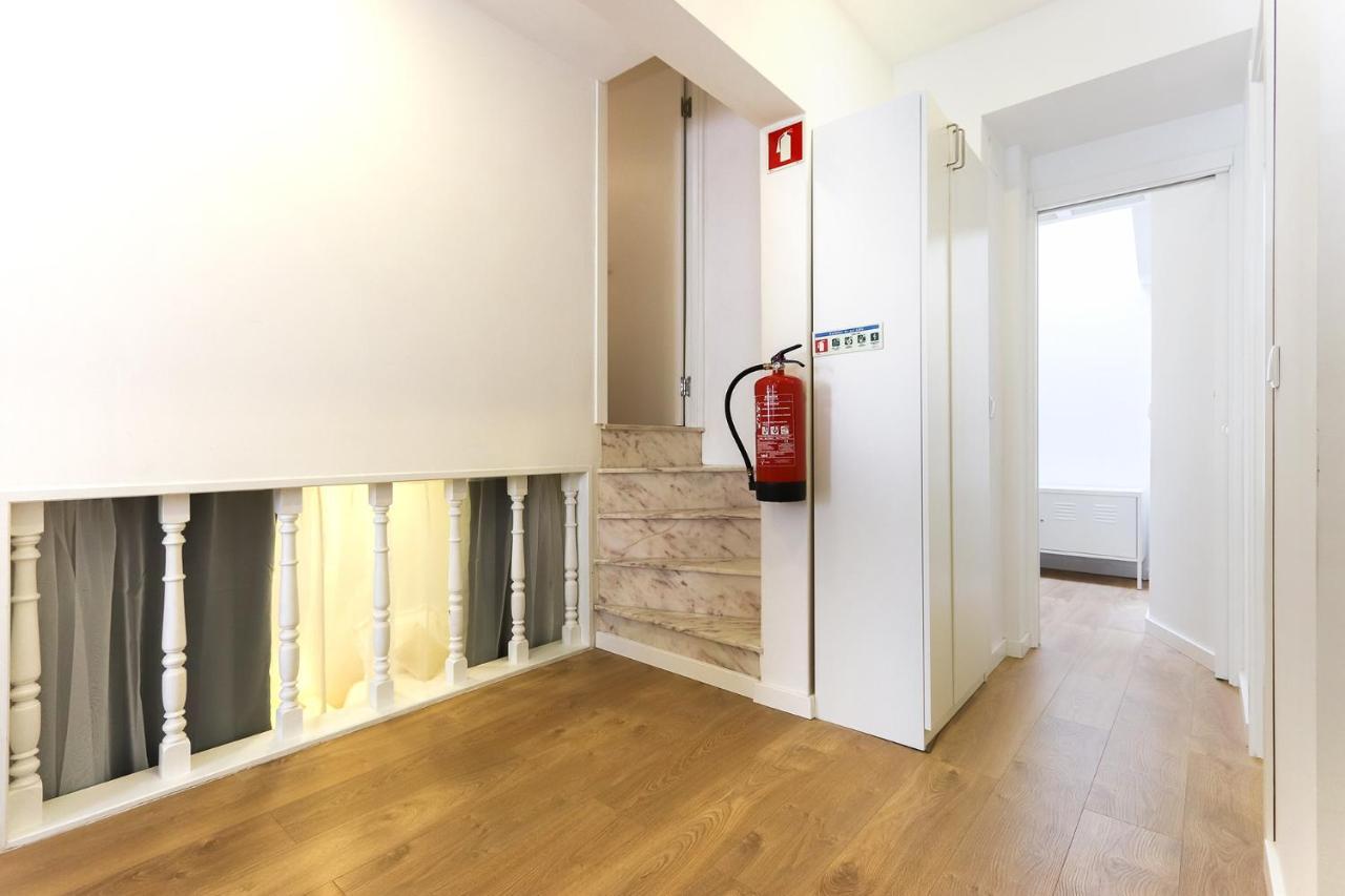 Wal Apartments- 3 Bedrooms With Parking Space Apartment *