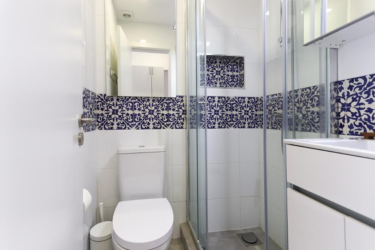 Wal Apartments- 3 Bedrooms With Parking Space Apartment