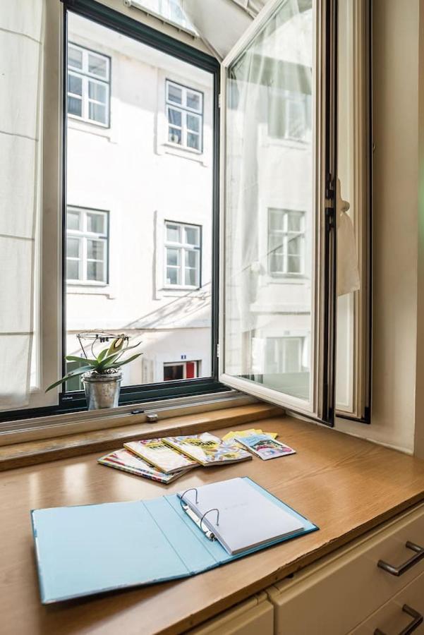 Apartamento No Coracao Do Chiado, Rua Garrett * Lisbon