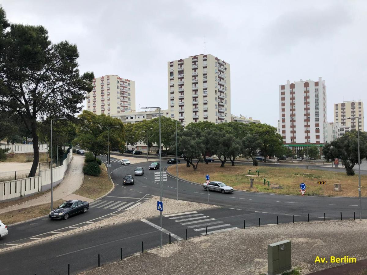 Near The Airport Apartment