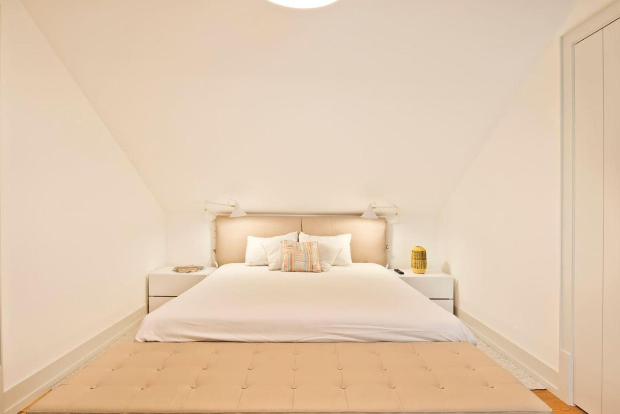 Penthouse With River View - Baixa Alfama *
