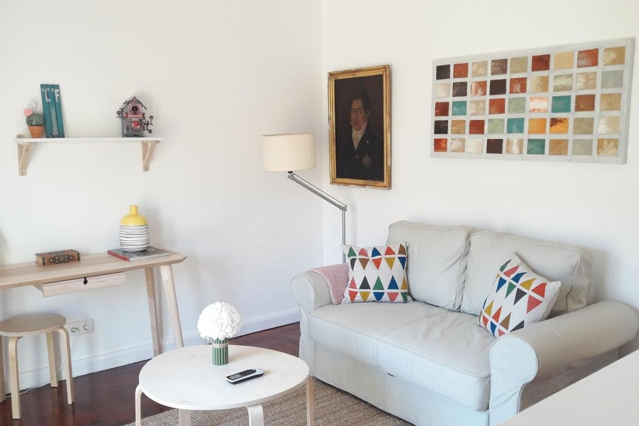 Modern Cosy Flat With Terrace In Campo De Ourique. Apartamento Lisboa