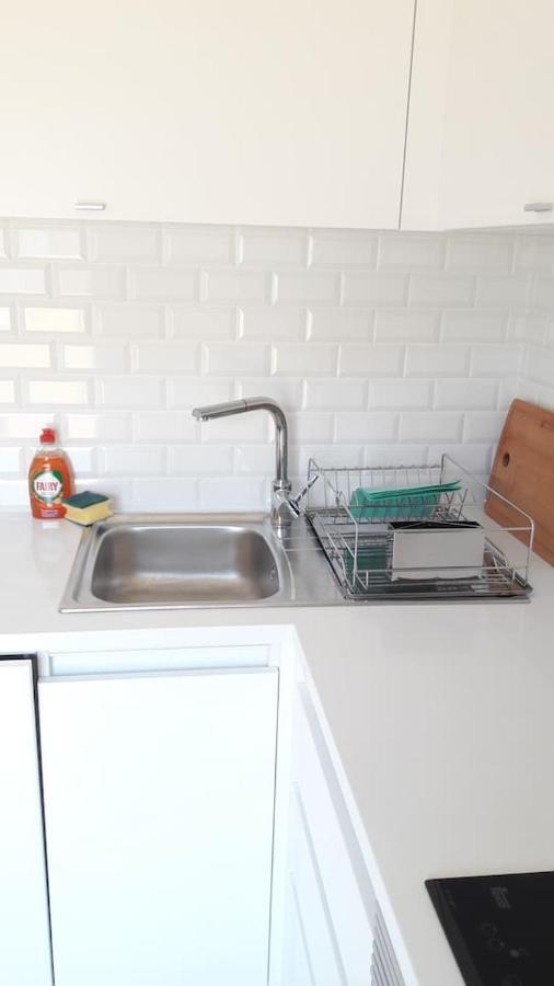 Modern Cosy Flat With Terrace In Campo De Ourique.