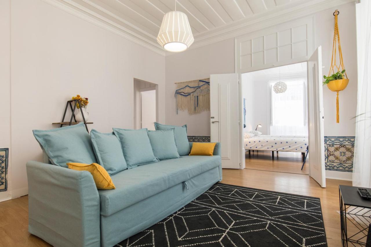 Apartment Blue Tiles In Center Lisbon