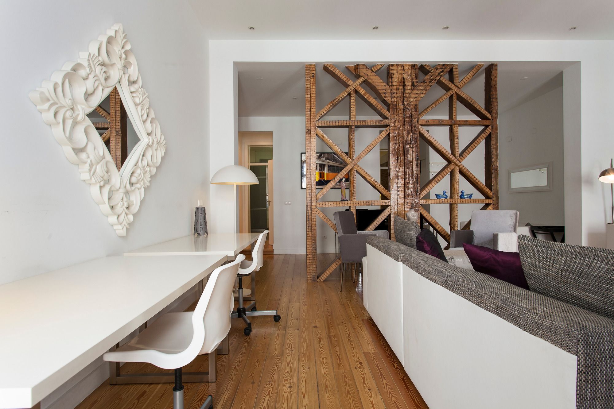 Downtown Brown By Homing Apartment *