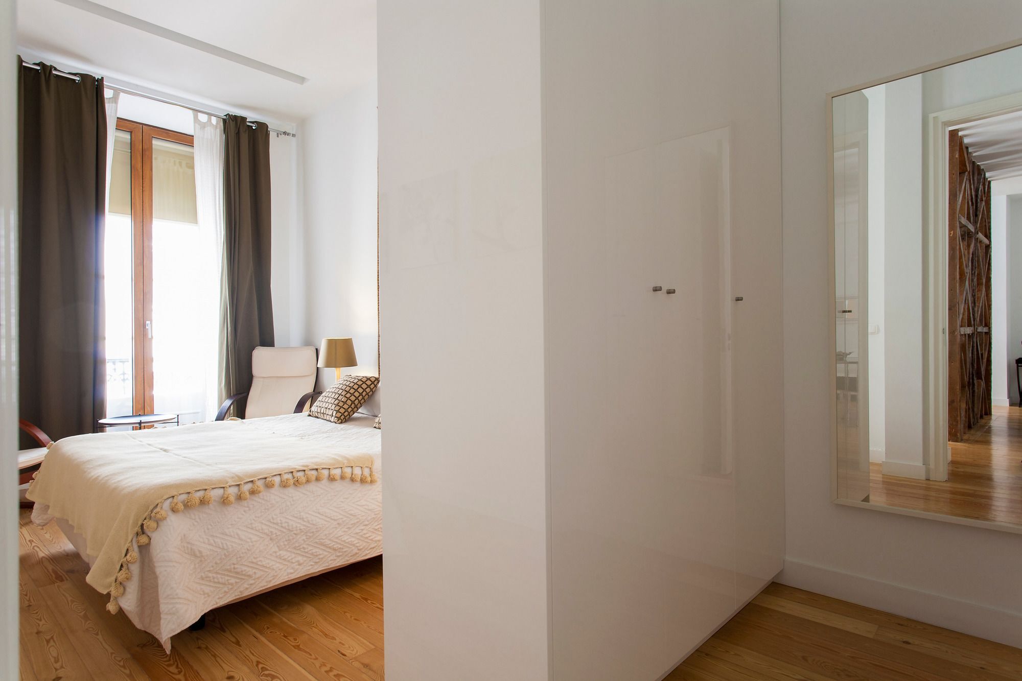 Apartment Downtown Brown By Homing