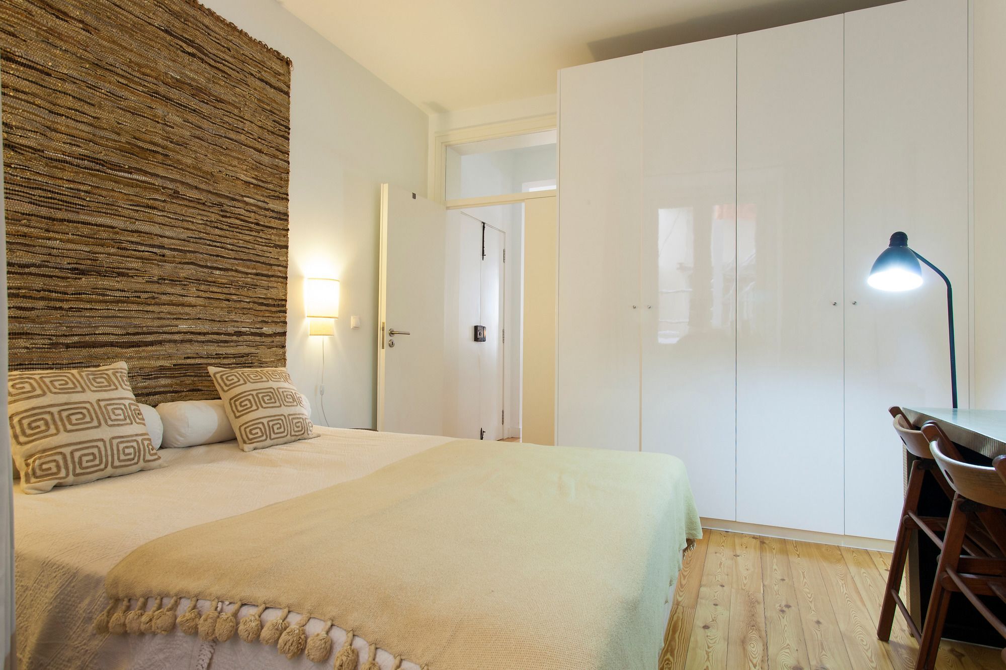 Apartment Downtown Brown By Homing *