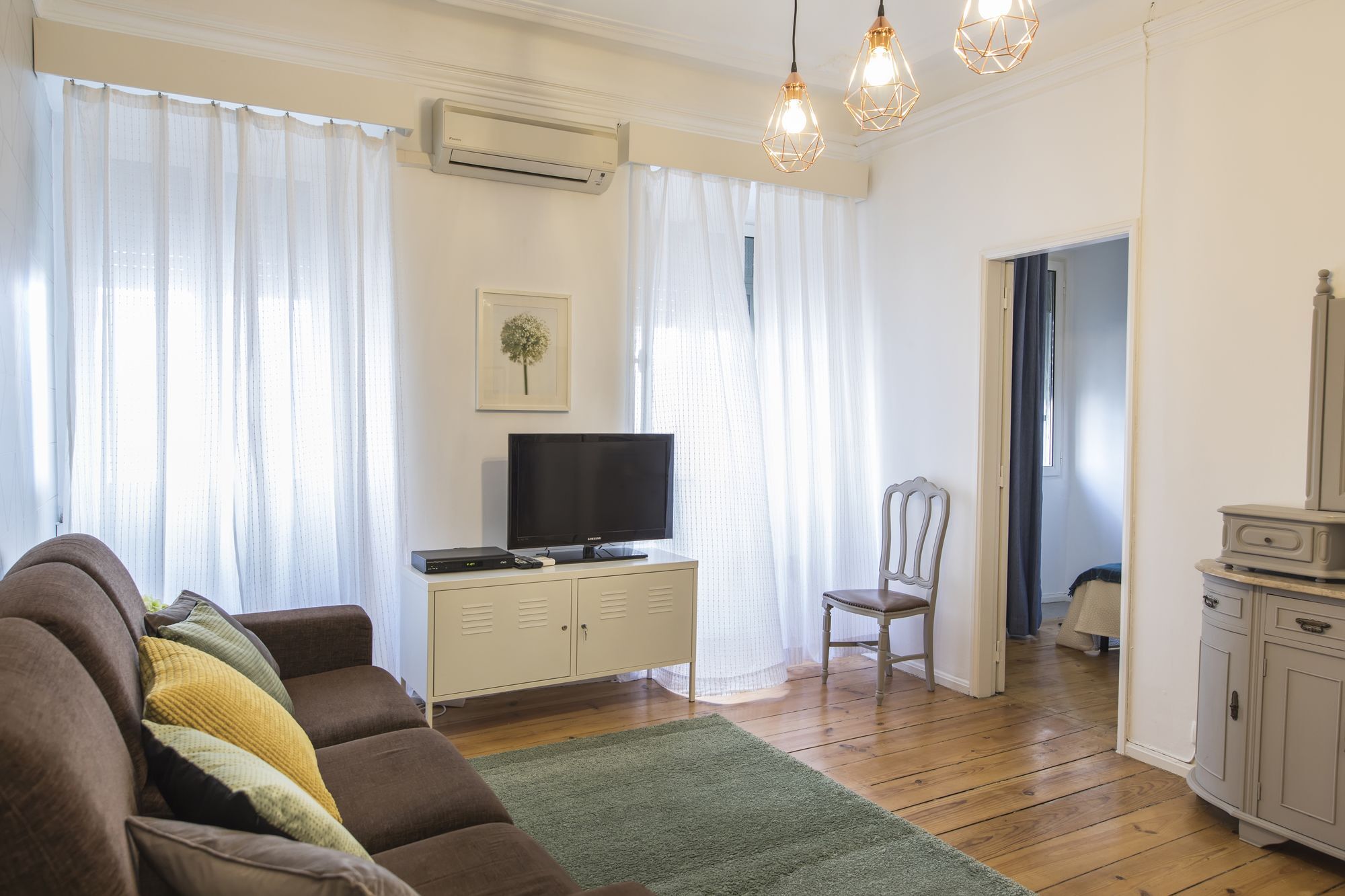 Universal Apartment