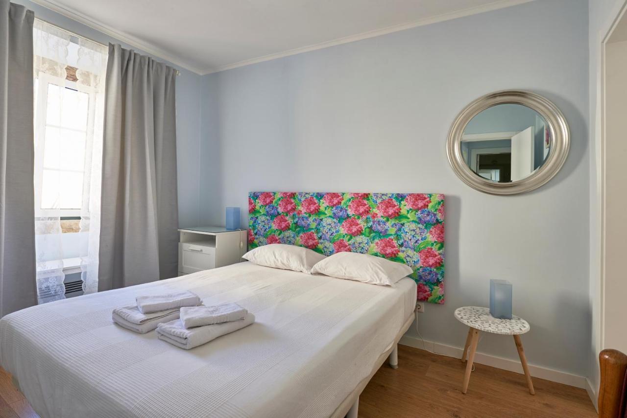 Elegant Riverview In Historical Lisbon