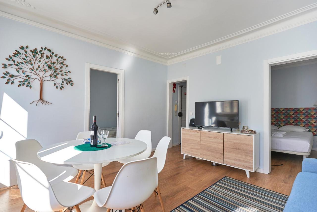 Elegant Riverview In Historical Apartment Lisbon