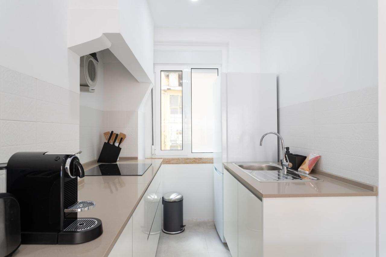 Flh Downtown Flat With Balcony *