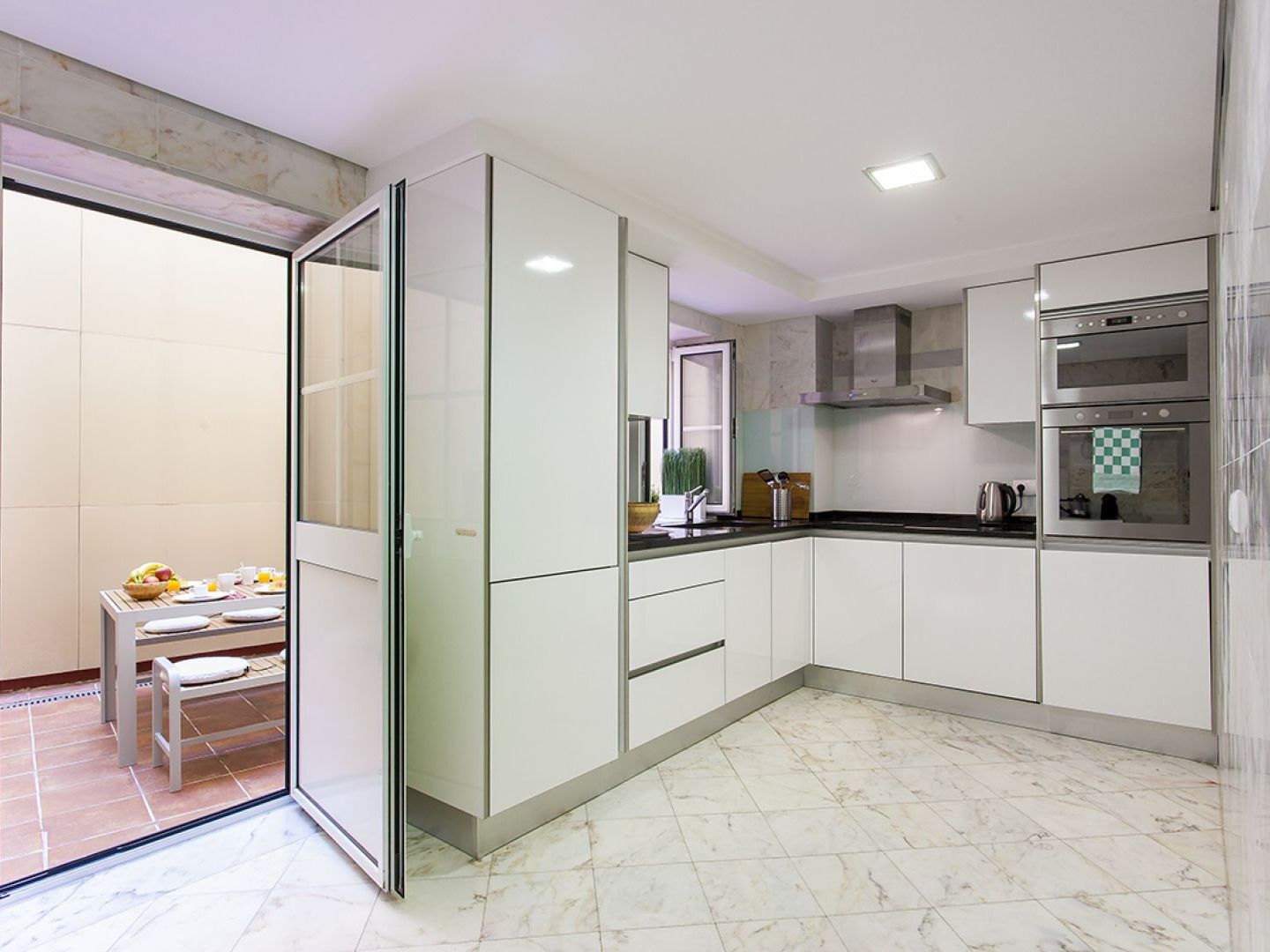 Chiado Patio Apartment Lisbon