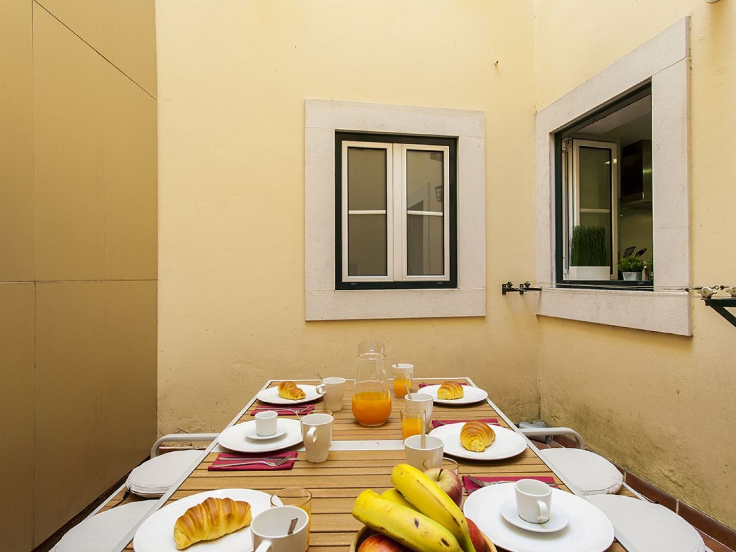Chiado Patio Apartment Lisbon