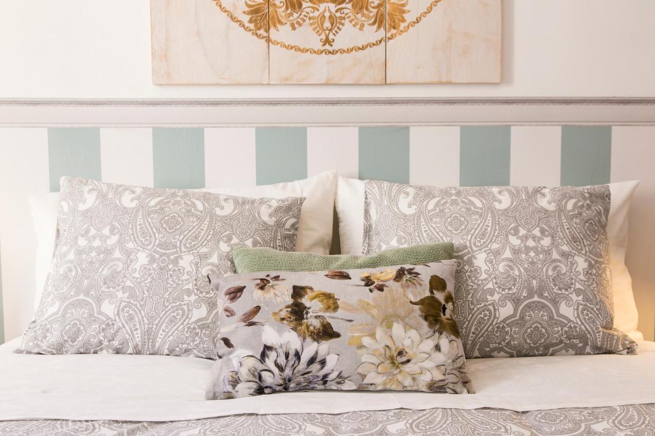 2 Beautiful Upscale Flat Embracing Tejo! Lisbon