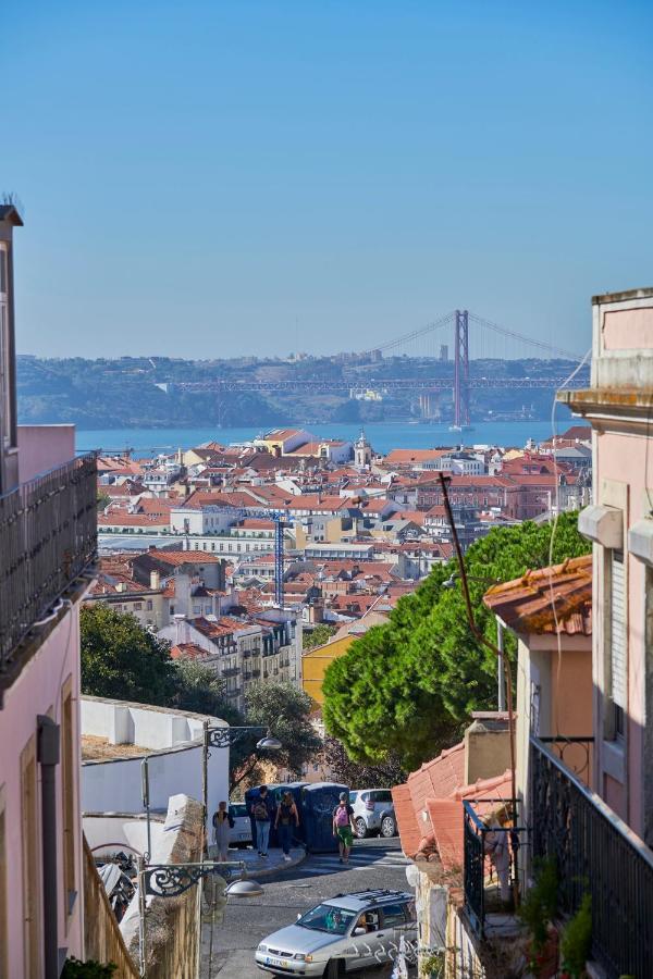 Aesthetic Riverview In Historical * Lisboa
